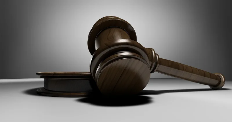 Le tribunal de commerce et le référé : le coût réel de la justice